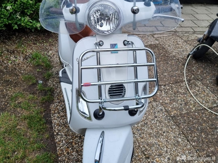 Te koop Vespa LX50